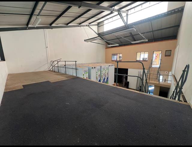 251M² WAREHOUSE TO LET IN HENNOPSPARK